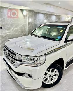 تۆیۆتا لاند کروزەر